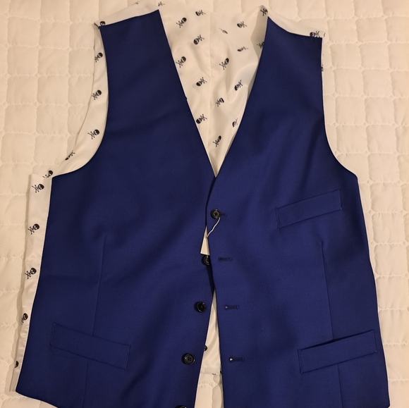 Idochino skull suit - Picture 3 of 13